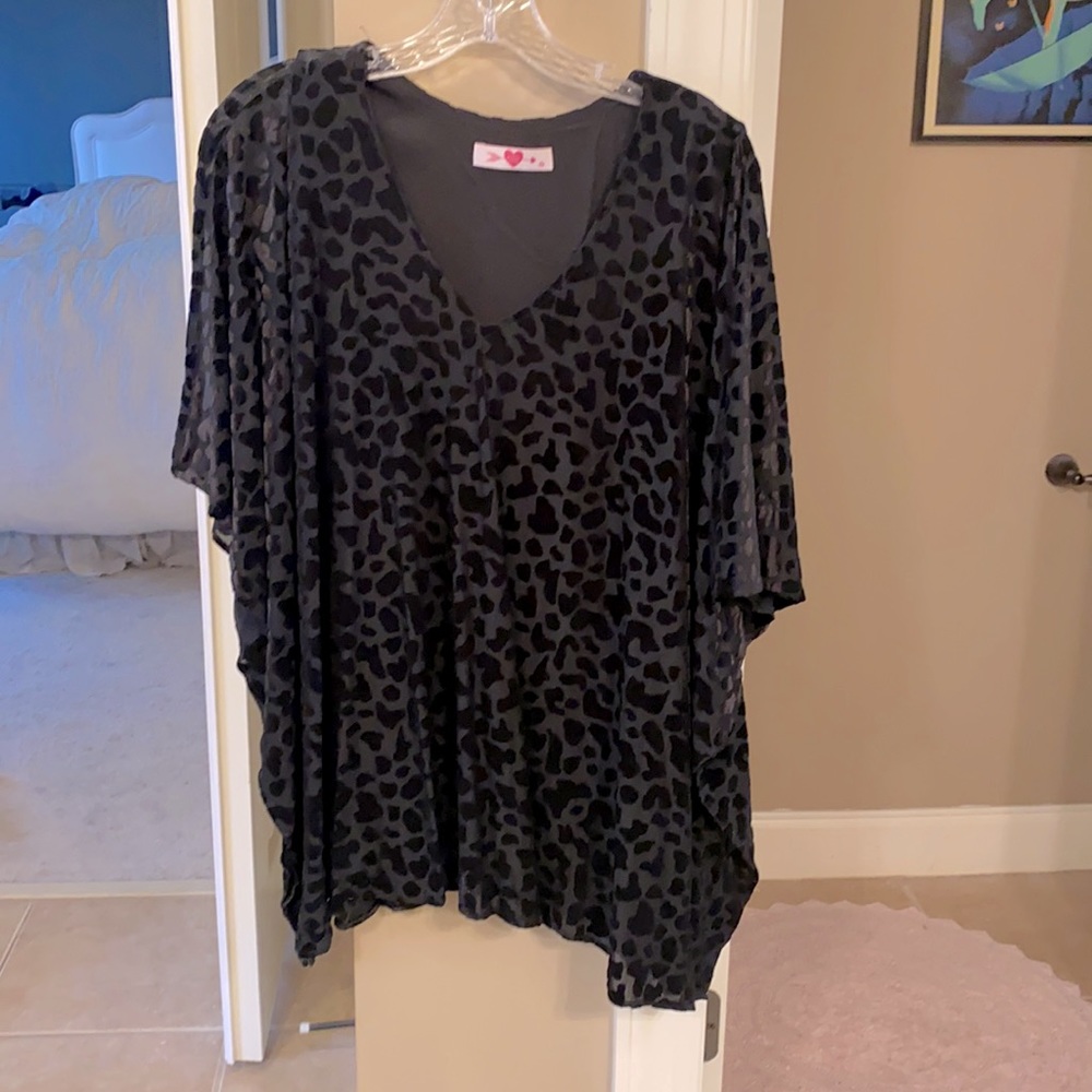 Velvet leopard tunic